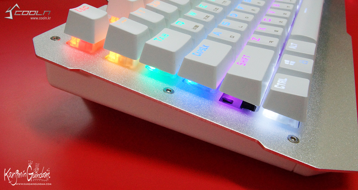 리줌 기계식키보드 RIZUM G-FACTOR Z50 RAINBOW Aluminum 사용기 -52.jpg