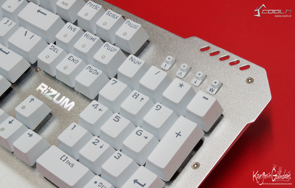 리줌 기계식키보드 RIZUM G-FACTOR Z50 RAINBOW Aluminum 사용기 -36.jpg