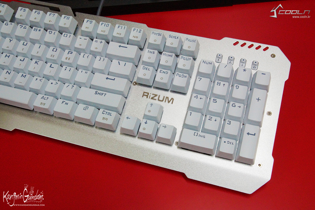 리줌 기계식키보드 RIZUM G-FACTOR Z50 RAINBOW Aluminum 사용기 -35.jpg