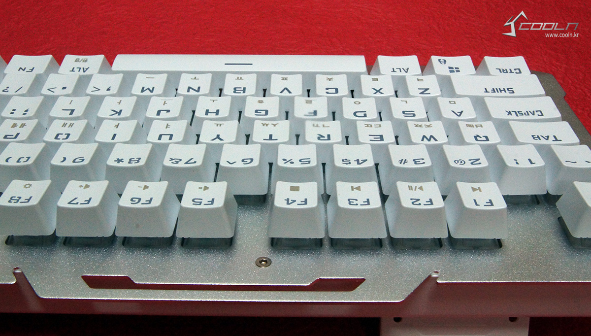 리줌 기계식키보드 RIZUM G-FACTOR Z50 RAINBOW Aluminum 사용기 -19.jpg